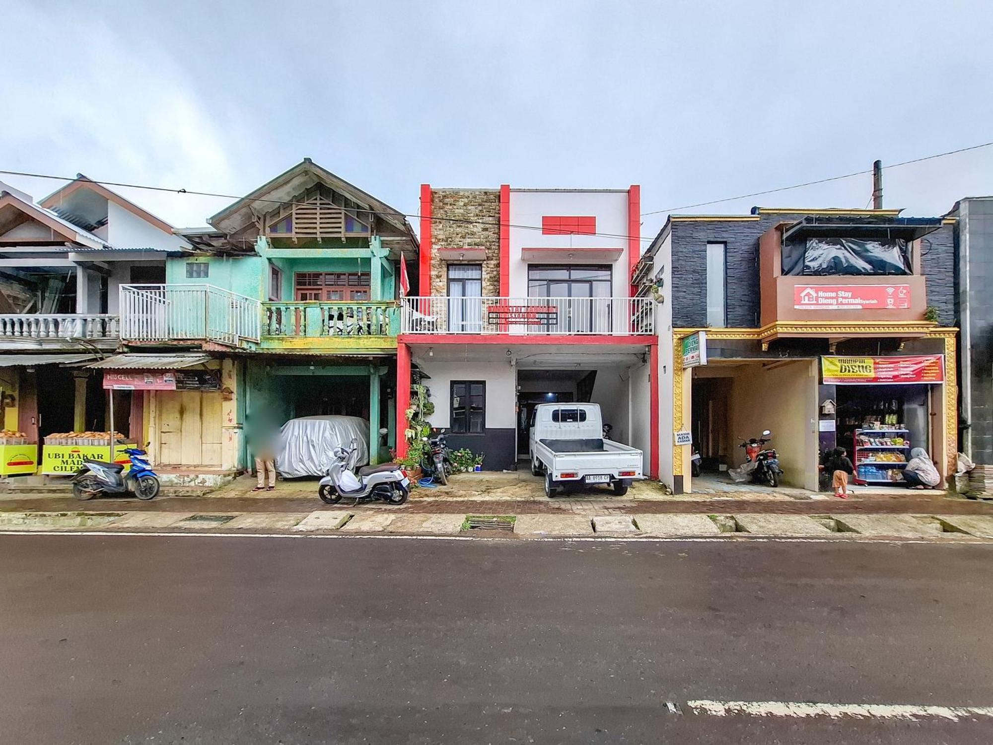 Labella 1 Syariah Dieng Redpartner Hotel
